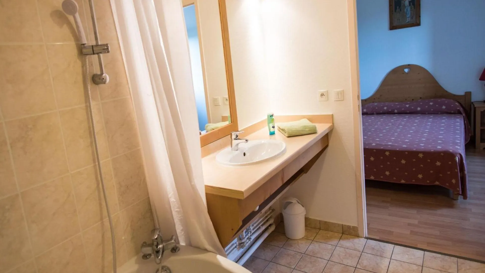 Great Holiday Home Near Lake Annecy Giez Lägenhet