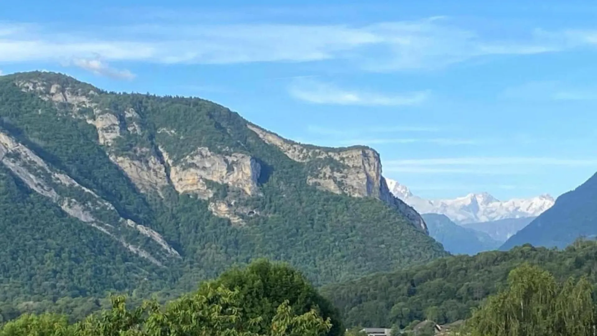 Great Holiday Home Near Lake Annecy Giez Lägenhet