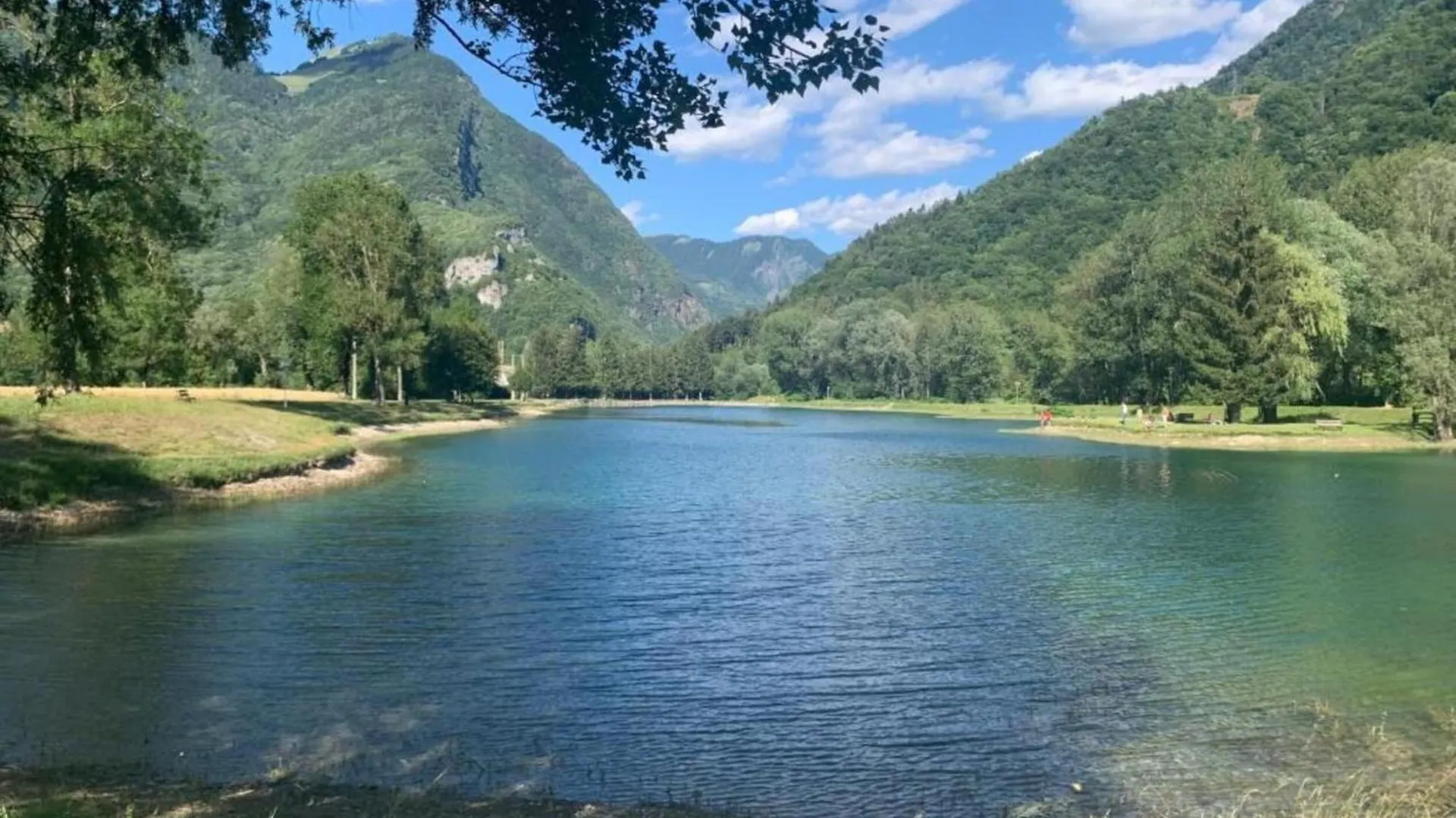 Great Holiday Home Near Lake Annecy Giez Lägenhet